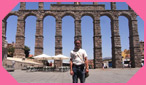 世界遺産 ローマ 水道橋 を見ながらのバーガーは格別でした！